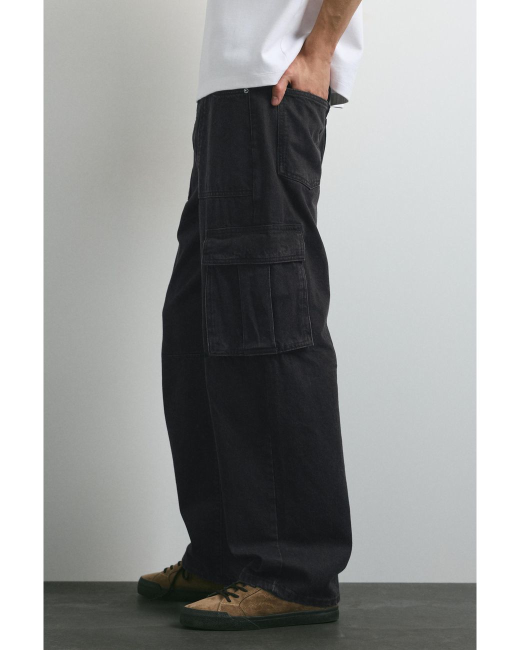 Pull&Bear White Relaxed Cargo Jeans for men
