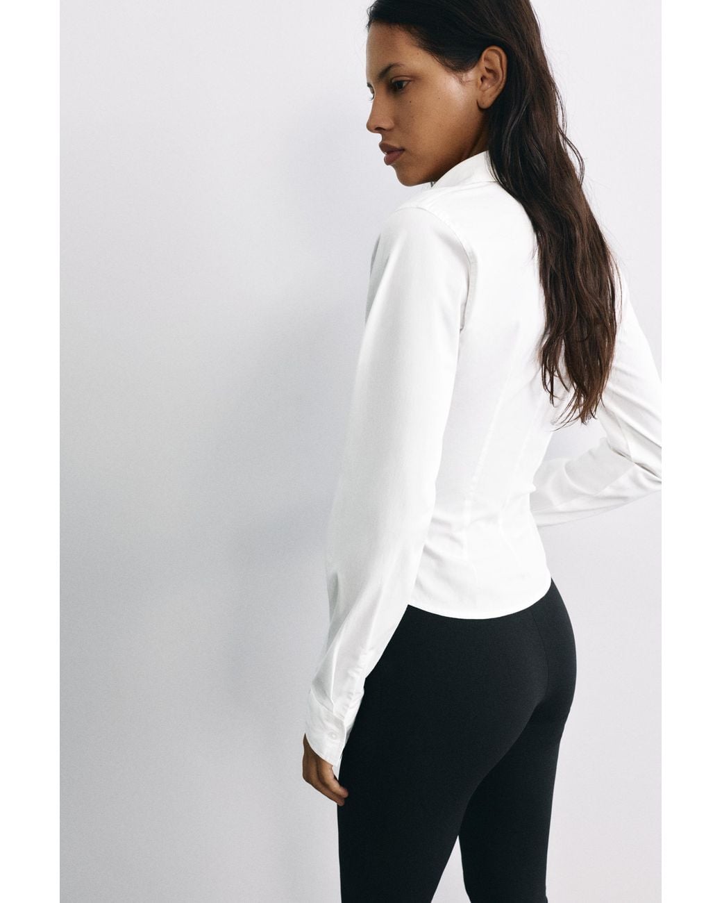Pull&Bear White Tailliertes Hemd Mit Breiten Manschetten