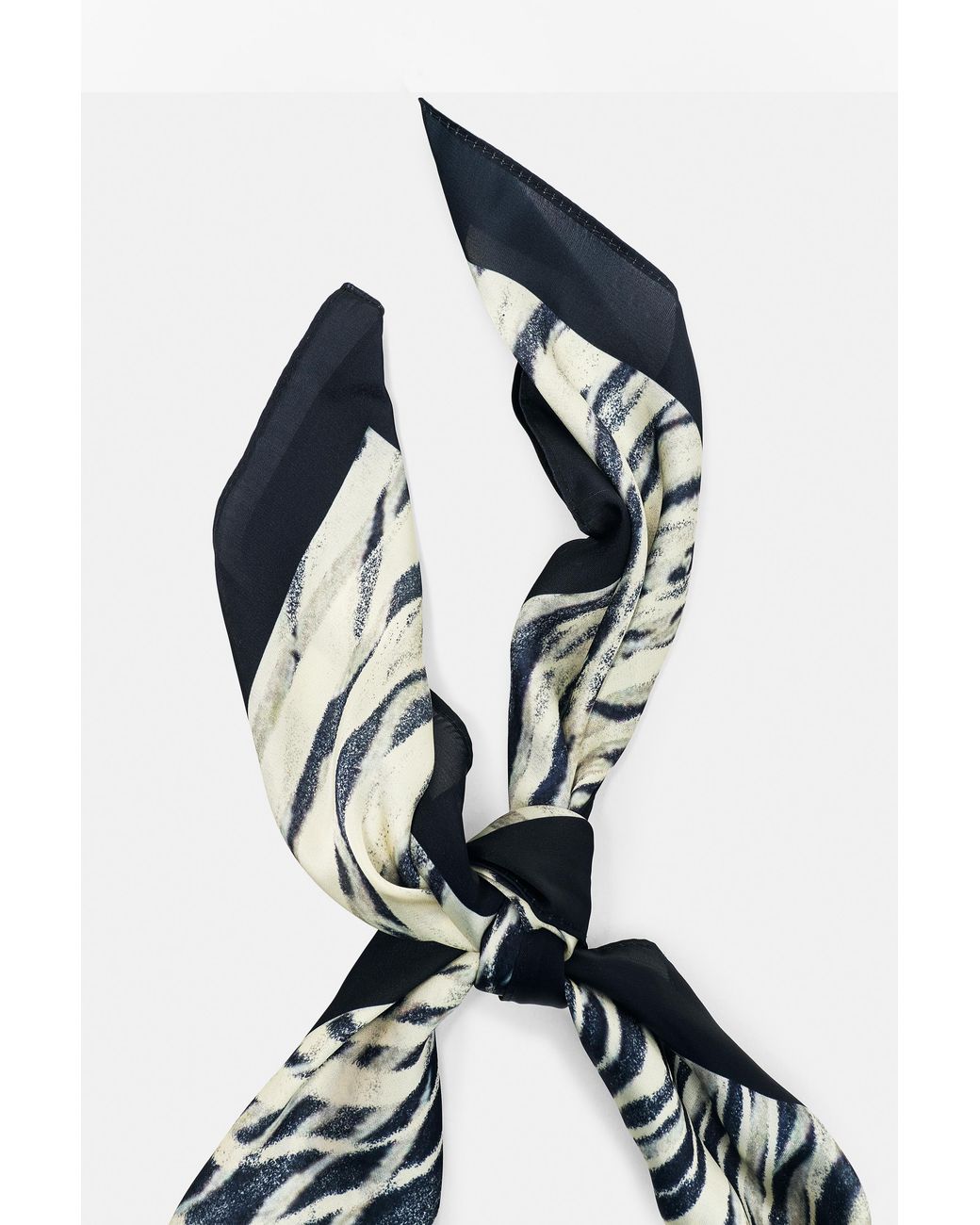 Pull&Bear Blue Zebra Print Bandana