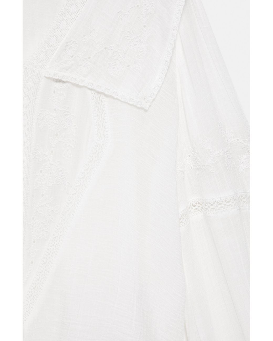 Blusa Bianca Con Pizzo di Pull&Bear in Green