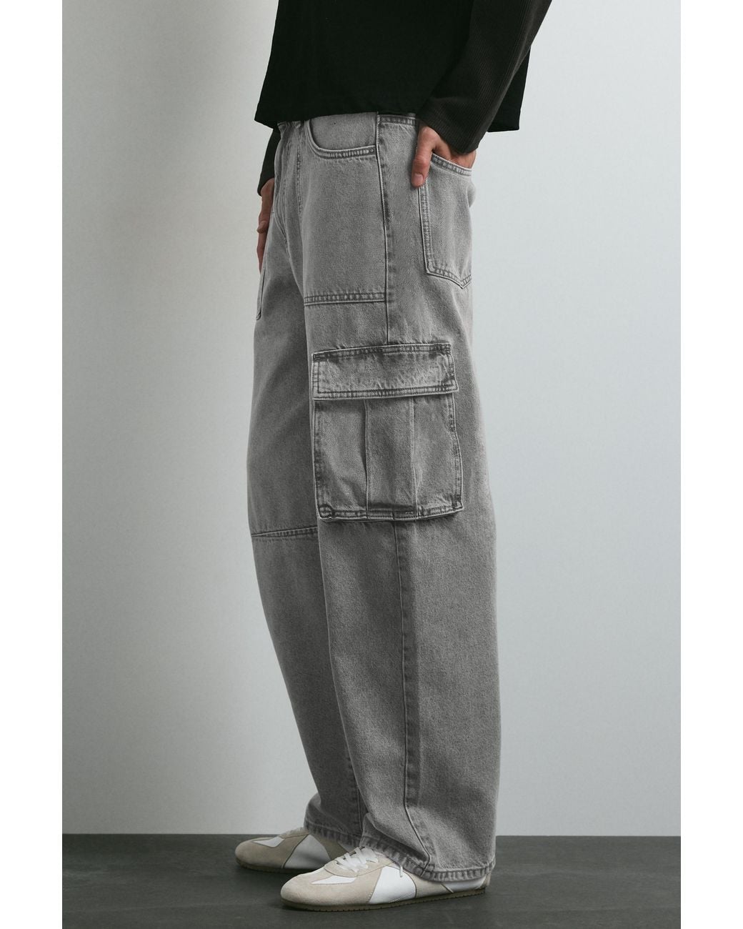 Pull&Bear Black Relaxed Cargo Jeans for men