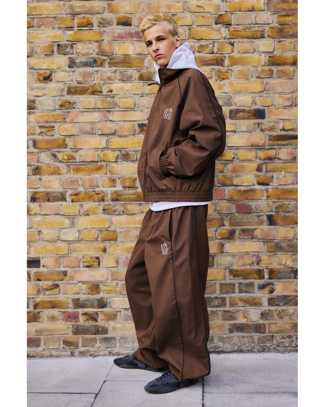 Pull&Bear Brown Stwd Checked Jogger Trousers for men