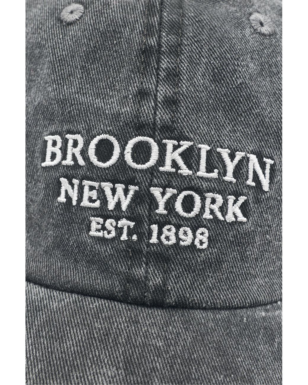 Cappello Brooklyn di Pull&Bear in Gray