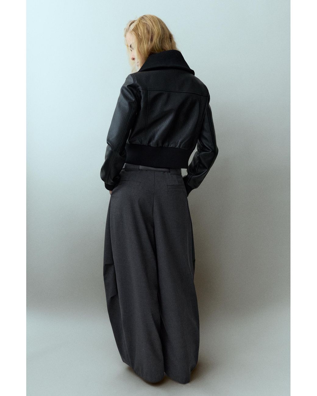 Pull&Bear Blue High-Waist Barrel Trousers With Pleats And Belt