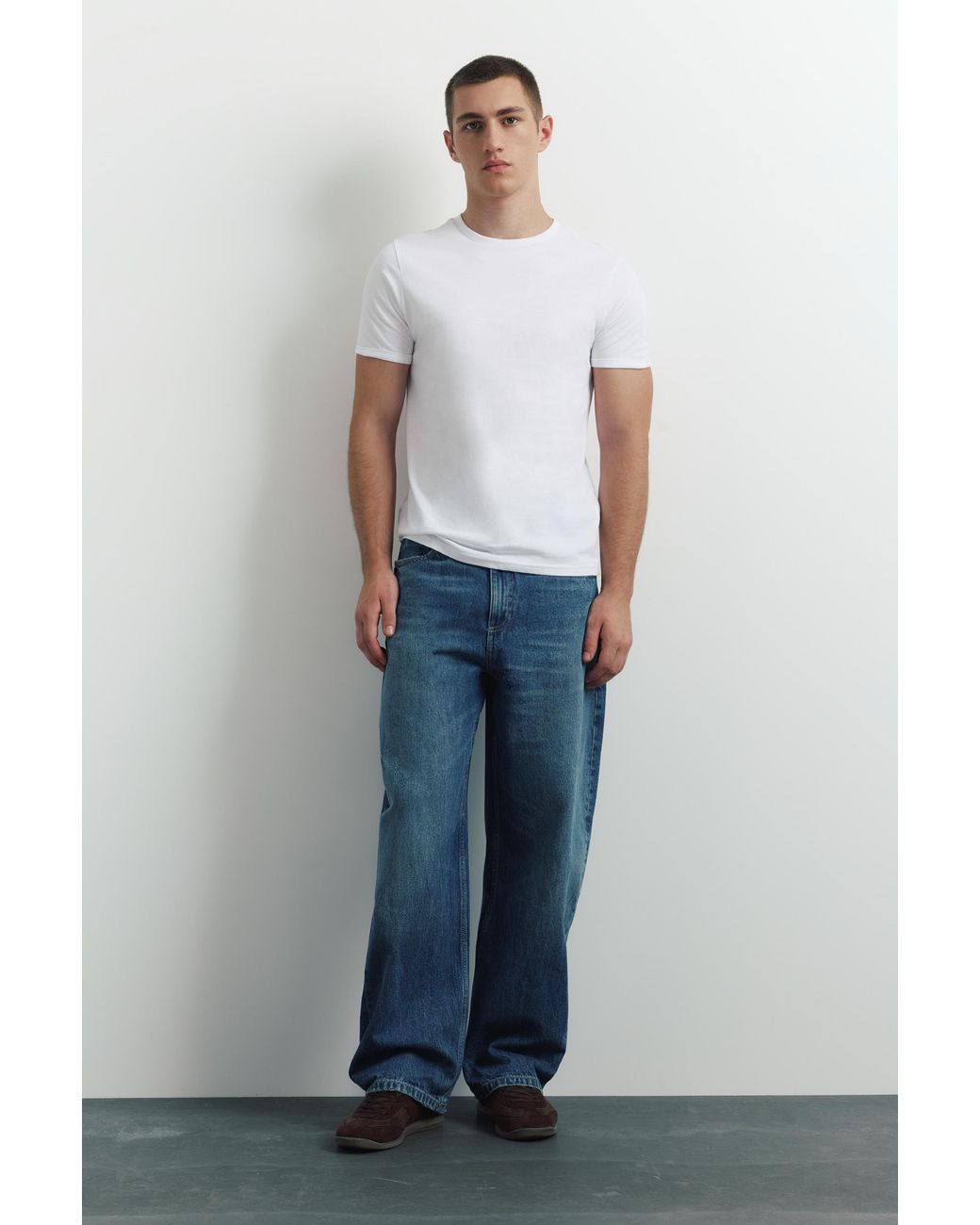 Pull&Bear White Muscle Fit T-Shirt for men