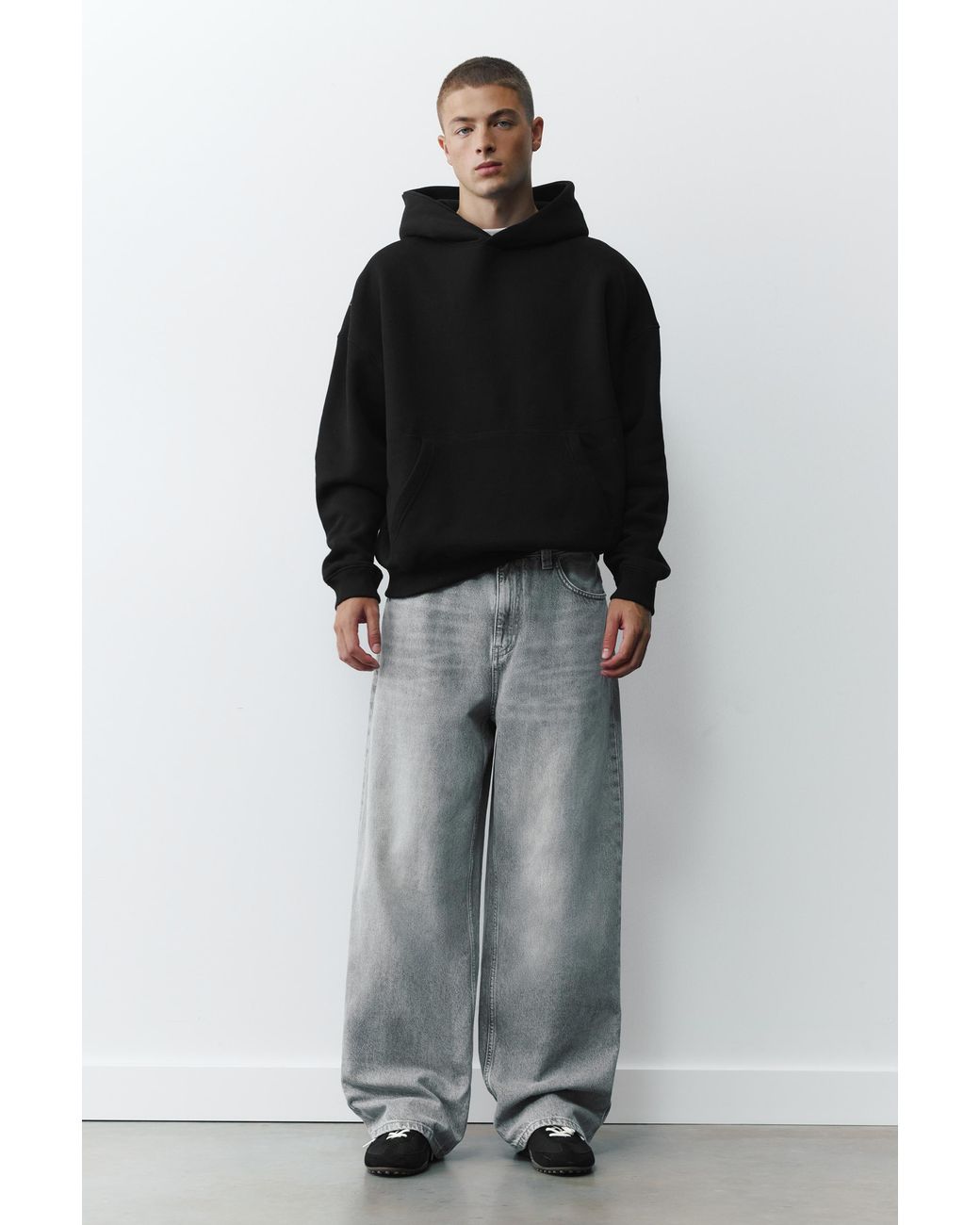 Pull&Bear Black Boxy Fit Hoodie for men