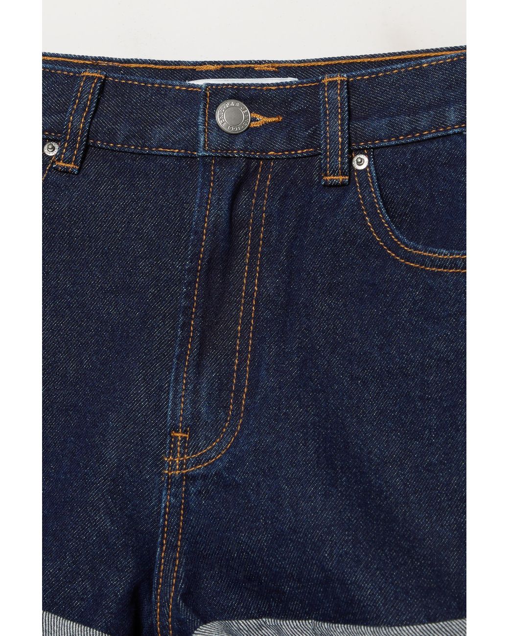 Short Jeans Mom Risvoltato di Pull&Bear in Blue