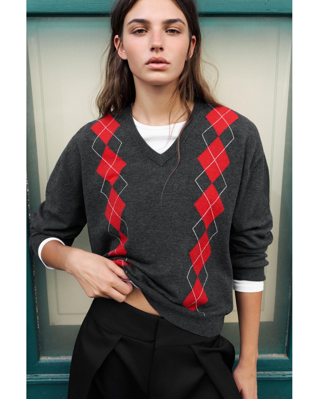 Pull&Bear Red Diamond-Pattern Jumper With V-Neck