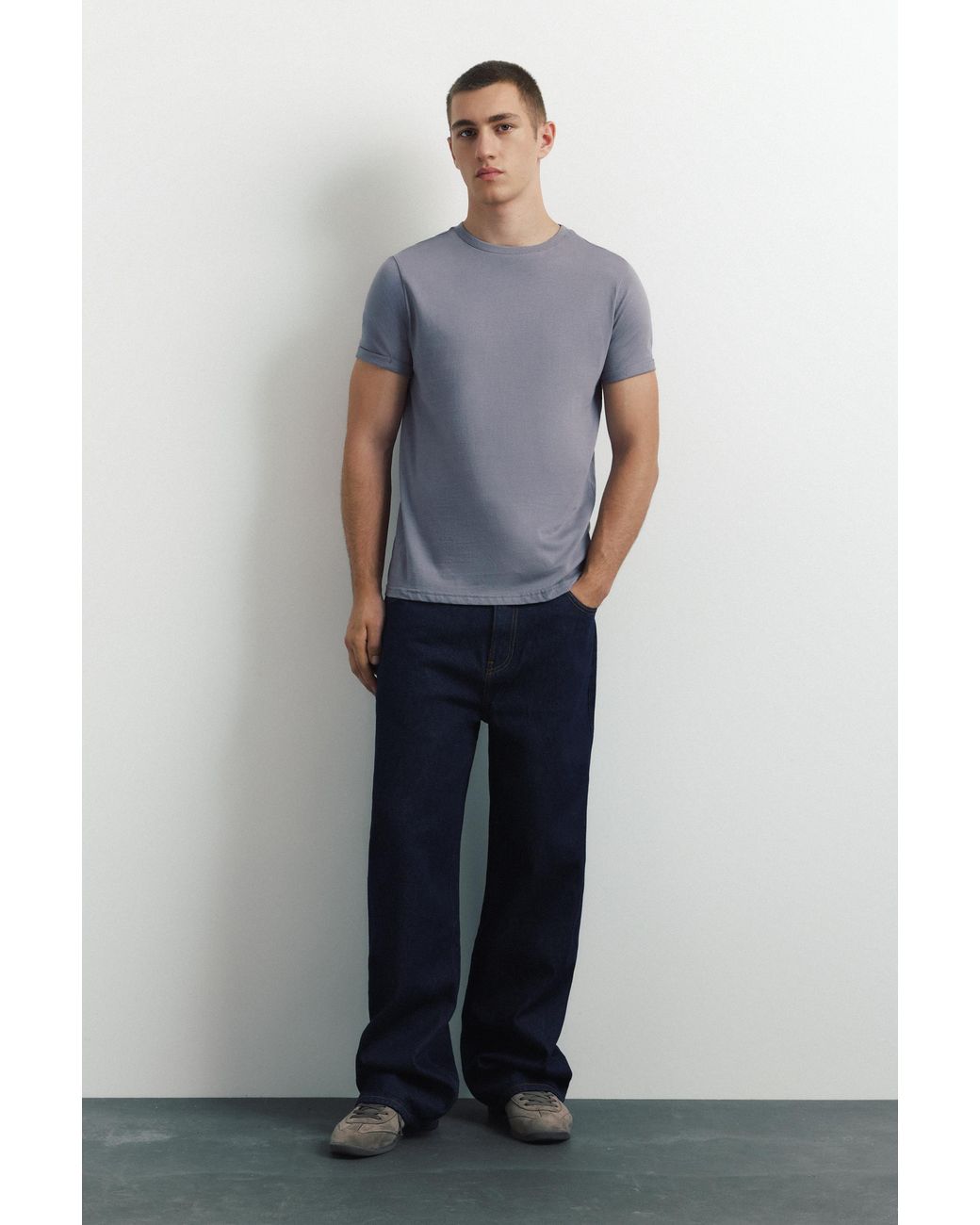 Pull&Bear Gray Muscle Fit T-Shirt for men