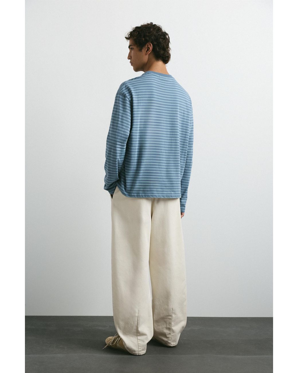 Pull&Bear Multicolor Baggy Chino Trousers With Darts for men