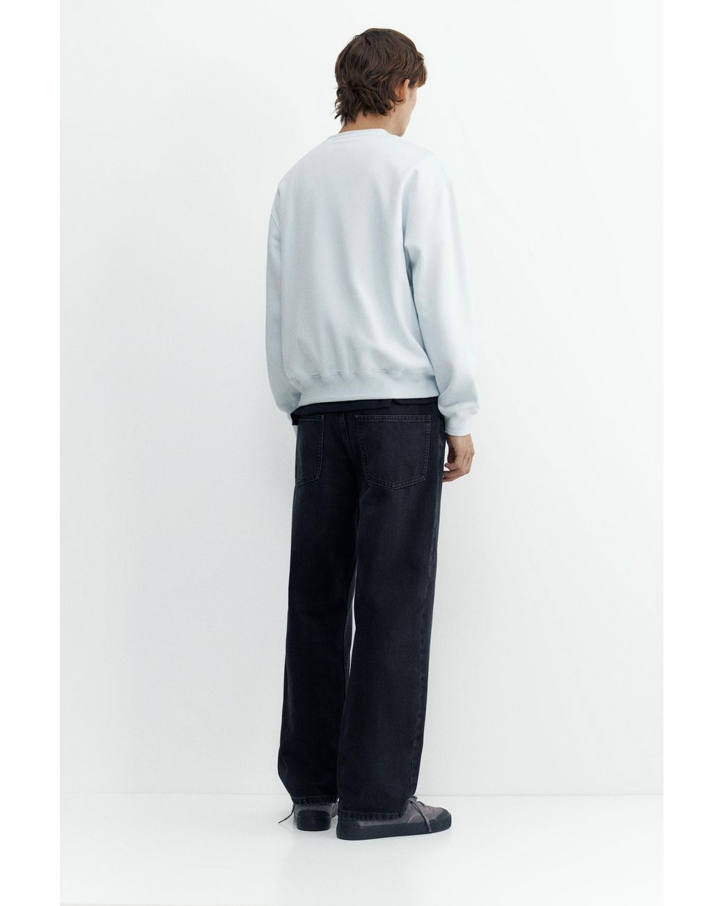 Pull&Bear White Relaxed Fit Round Neck Sweatshirt for men