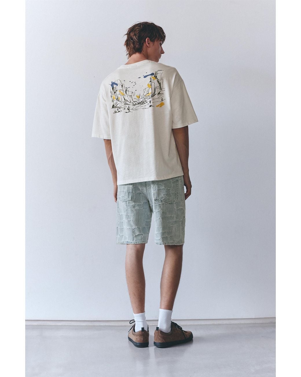 Pull&Bear White West Paradise Graphic T-Shirt for men