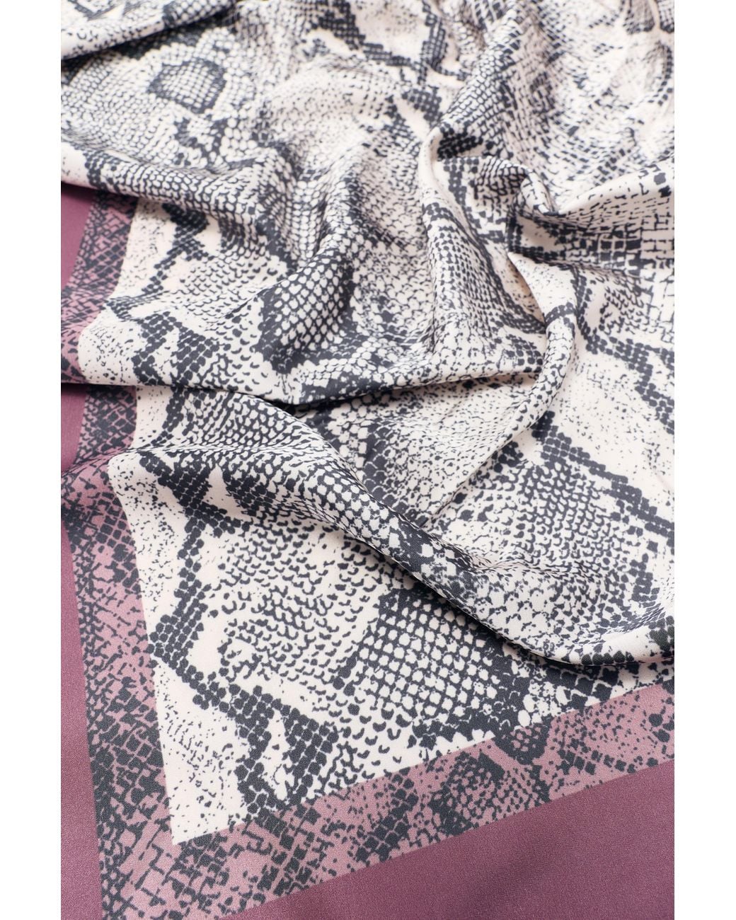 Pull&Bear Multicolor Bandana Satin Snakeskin Print