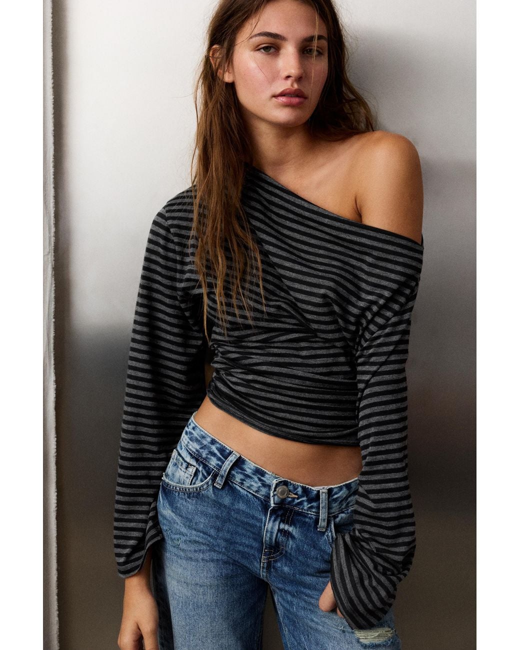 Pull&Bear Black Asymmetric Striped T-Shirt