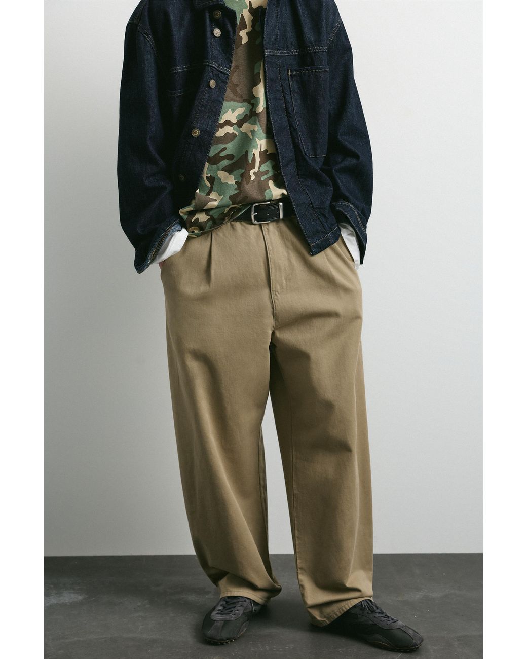 Pull&Bear Natural Baggy Darted Chinos for men