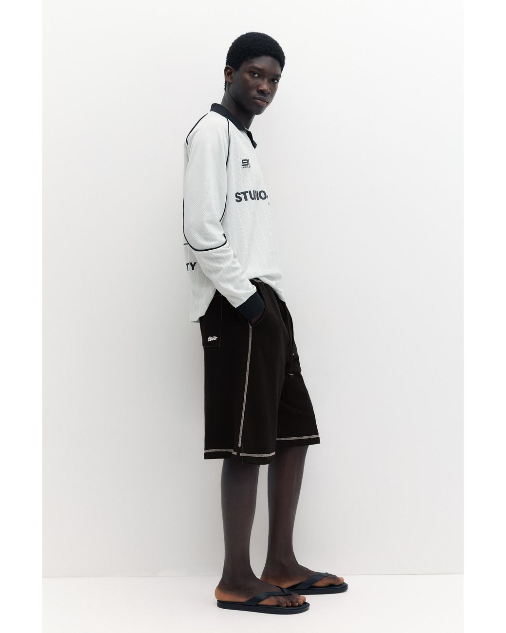 Pull&Bear Black Stwd Jogger Bermuda Shorts With Seams for men