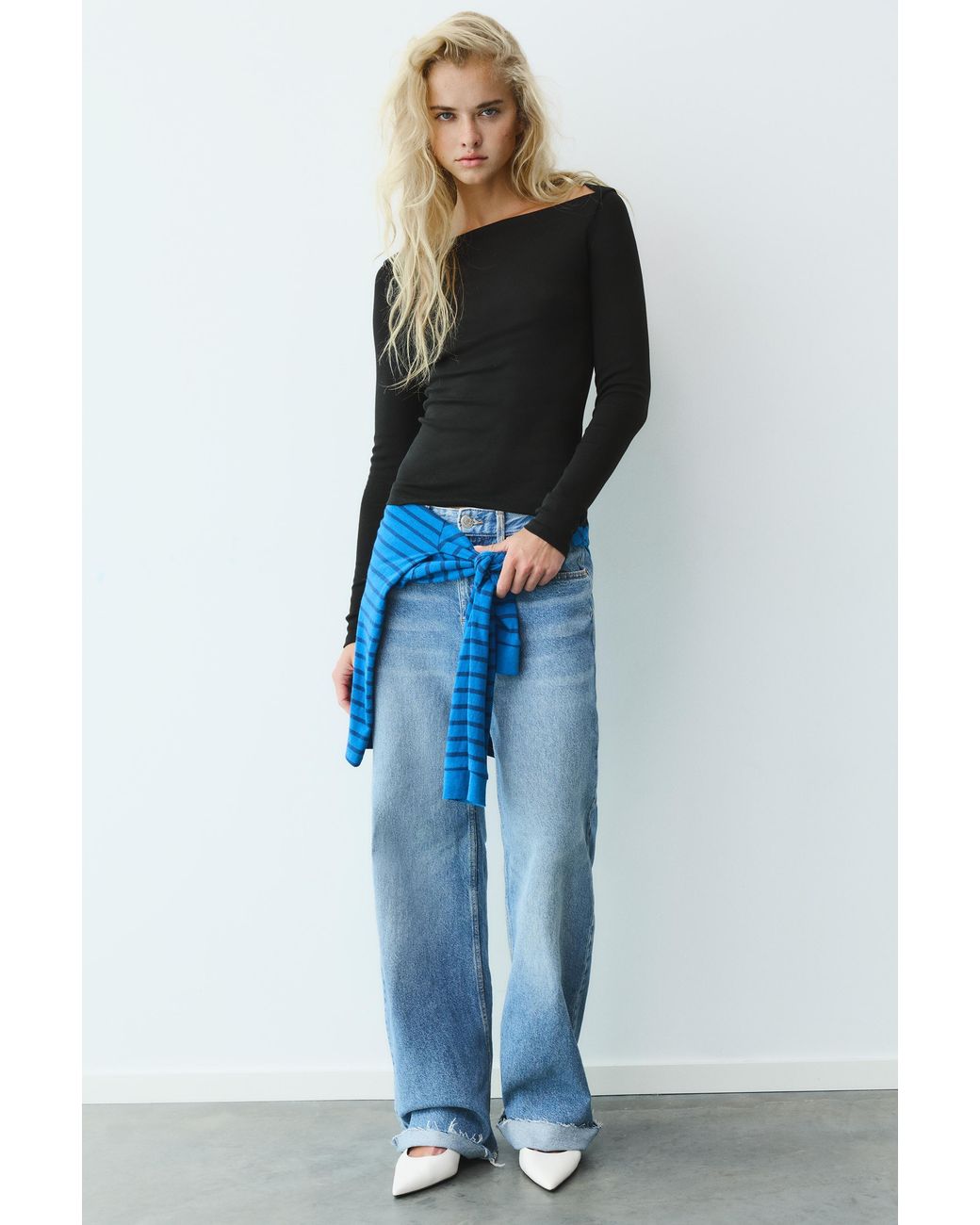 Pull&Bear Black Fitted T-Shirt With Straight Neckline