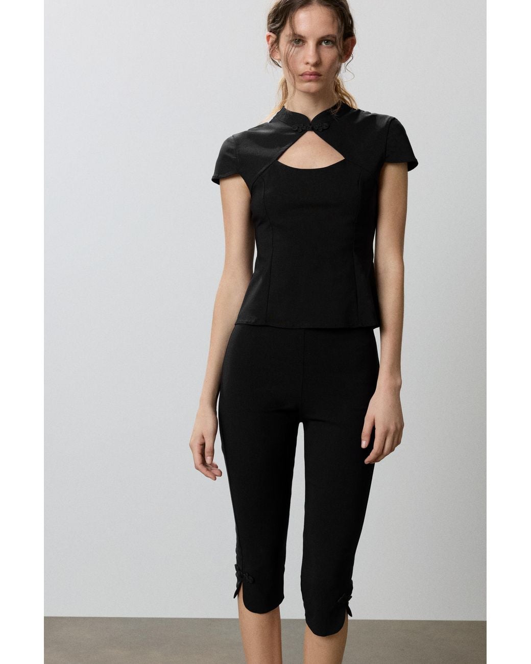 Pantaloni Capri Alamari di Pull&Bear in Black