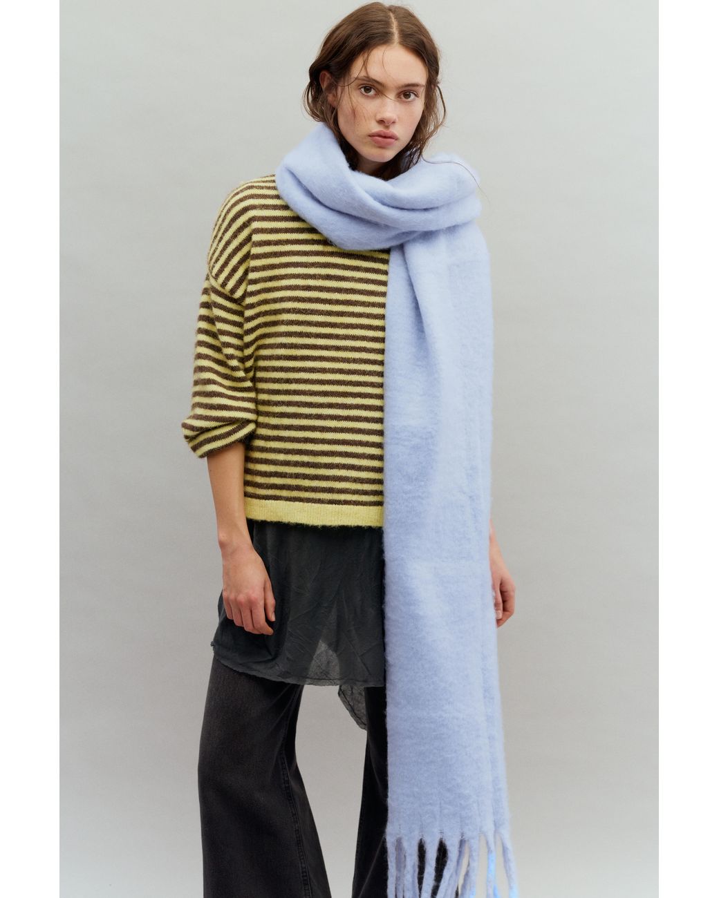 Sciarpa Maxi Effetto Mohair di Pull&Bear in Blue