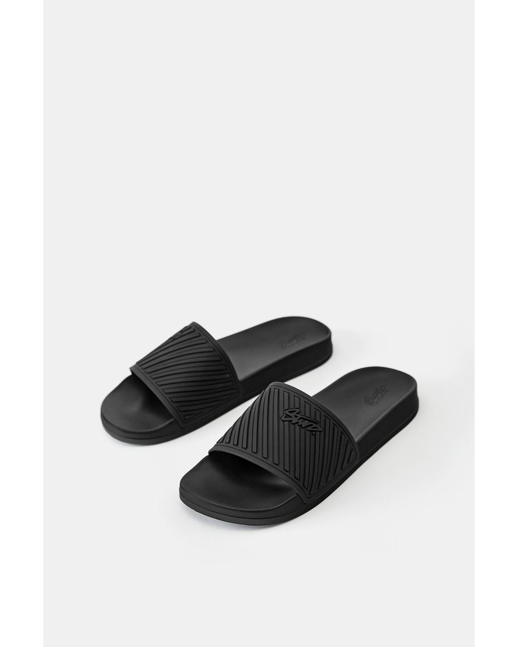 Pull&Bear White Stwd Rubberised Sandals for men