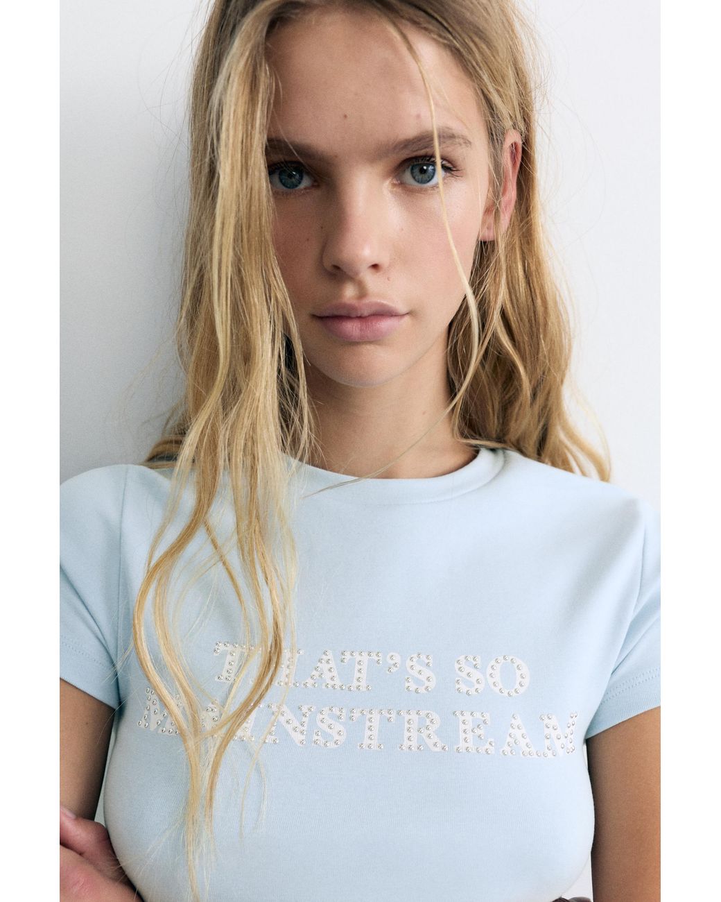 Pull&Bear T-Shirt Met Tekst En Studs in het Blue