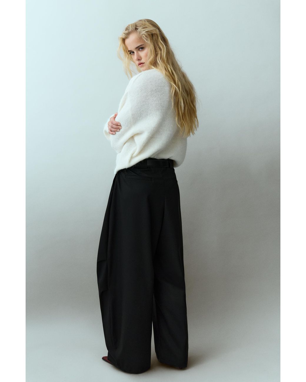 Pull&Bear Gray High-Waist Barrel Trousers With Pleats And Belt