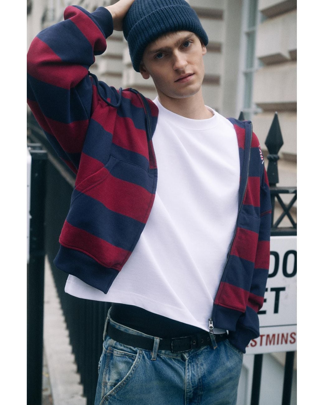 Pull&Bear Black Striped Zip-Up Hoody for men