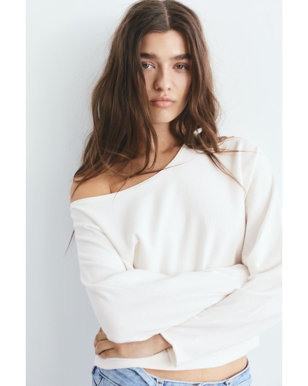 Pull Asymétrique Pull&Bear en coloris White