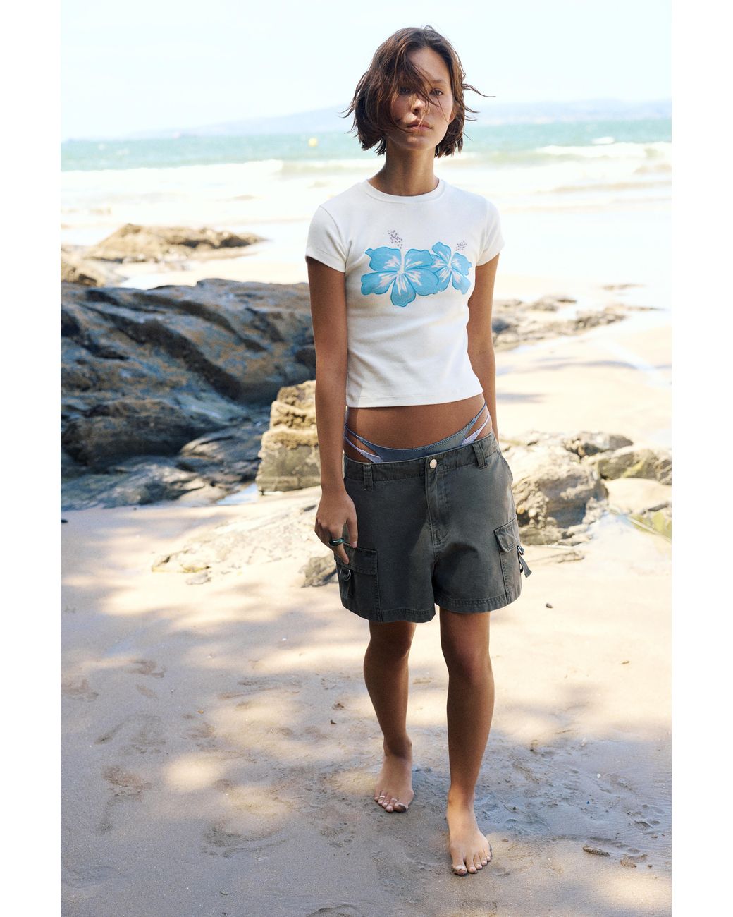 Pull&Bear White Hibiscus Floral T-Shirt