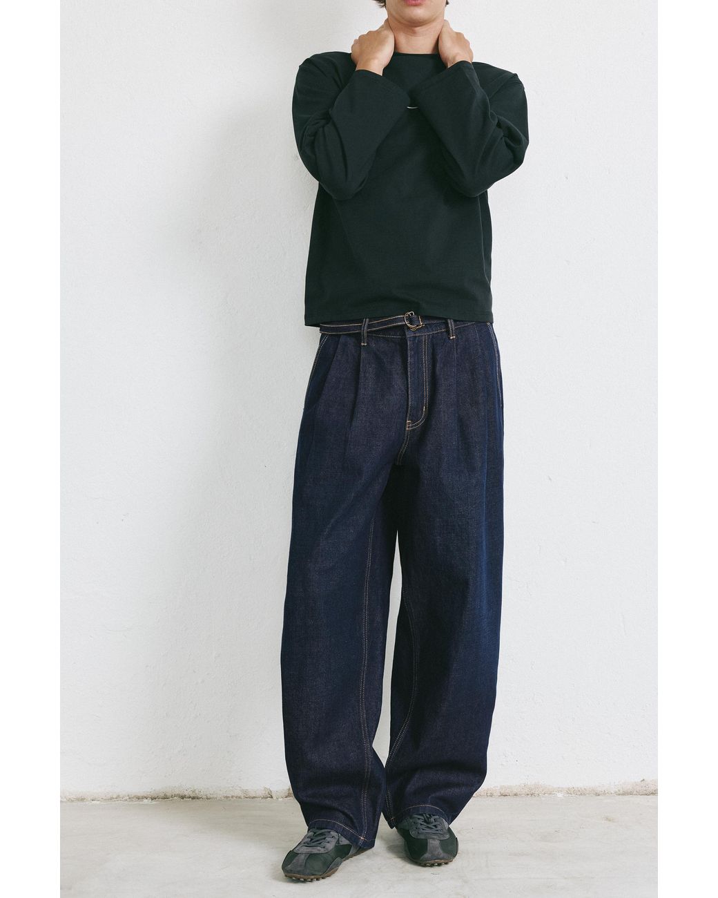 Pull&Bear Multicolor Relaxed Fit Pleated Jeans With Belt for men