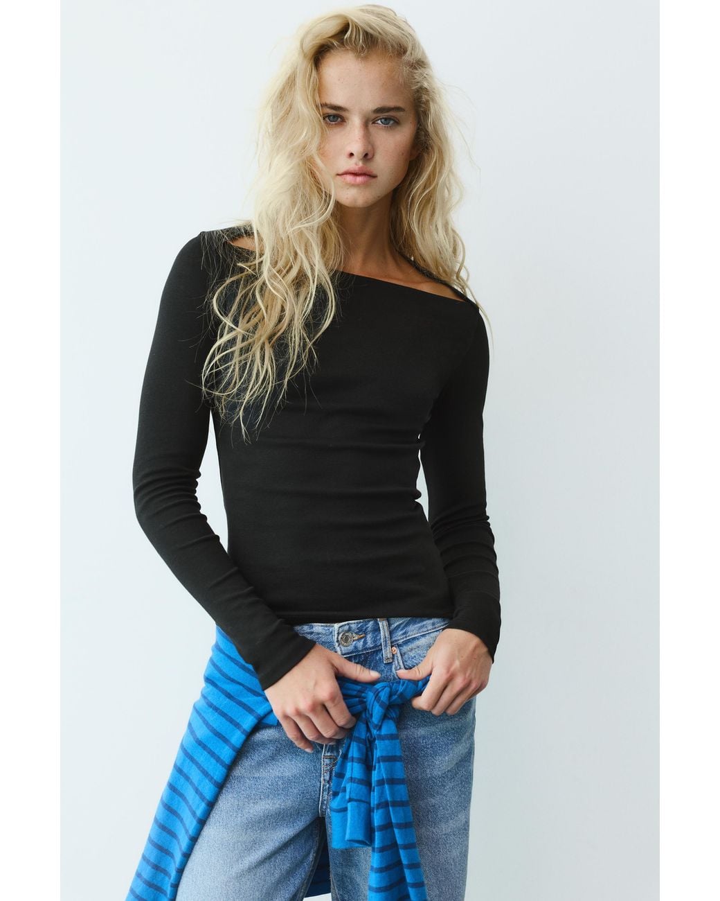 Pull&Bear Black Fitted T-Shirt With Straight Neckline