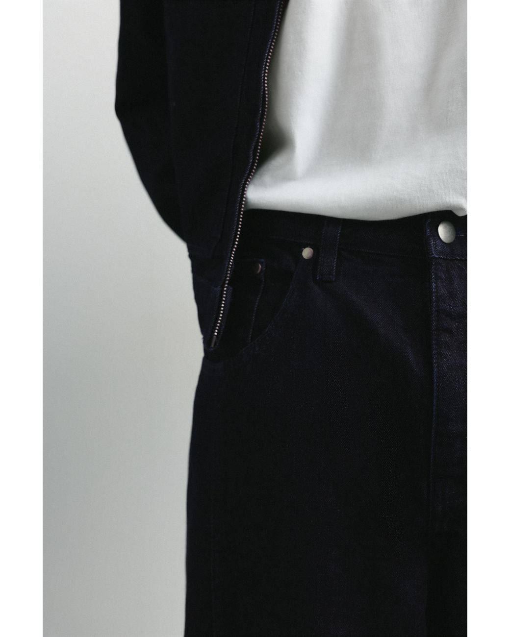 Pull&Bear Black Front Seam Barrel Jeans for men