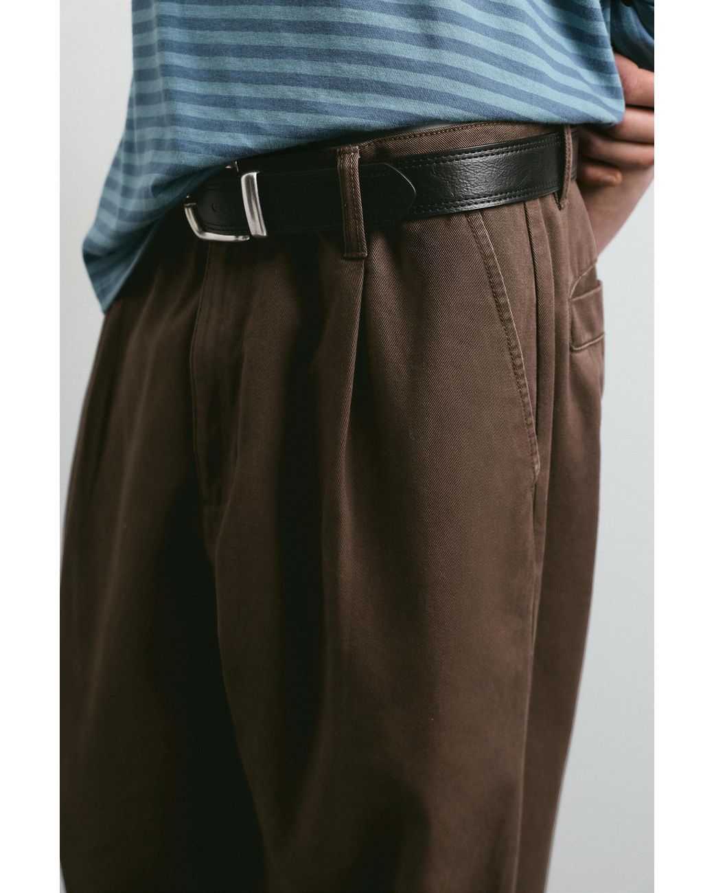 Pull&Bear Natural Baggy Darted Chinos for men