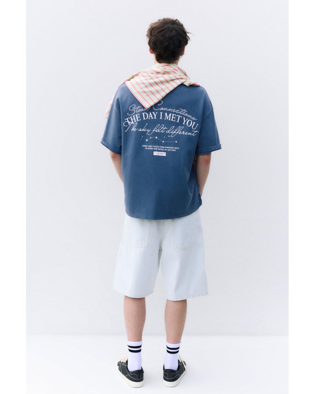 Pull&Bear Blue Boxy Graphic T-Shirt for men