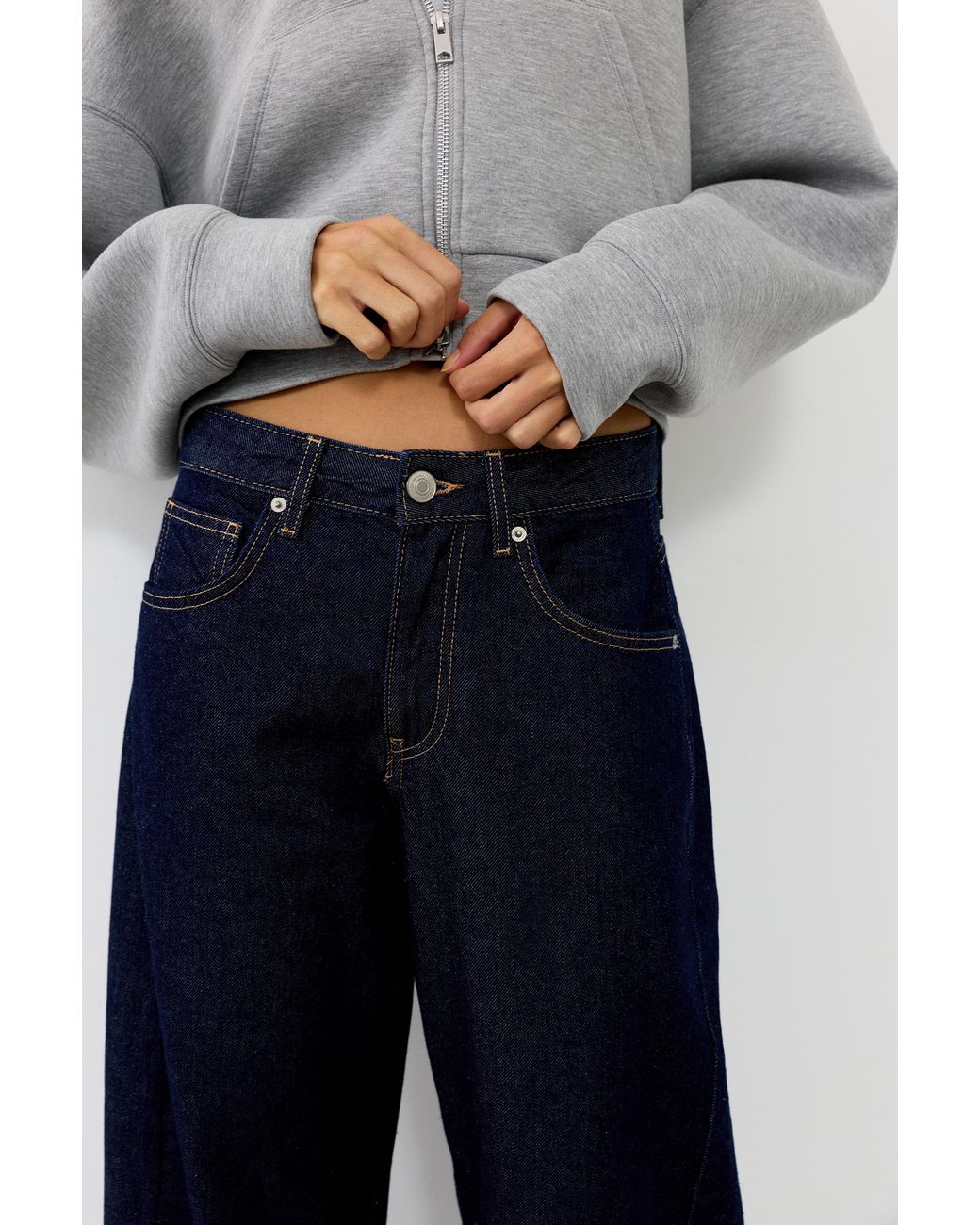 Pull&Bear Blue Low-Rise Barrel Jeans