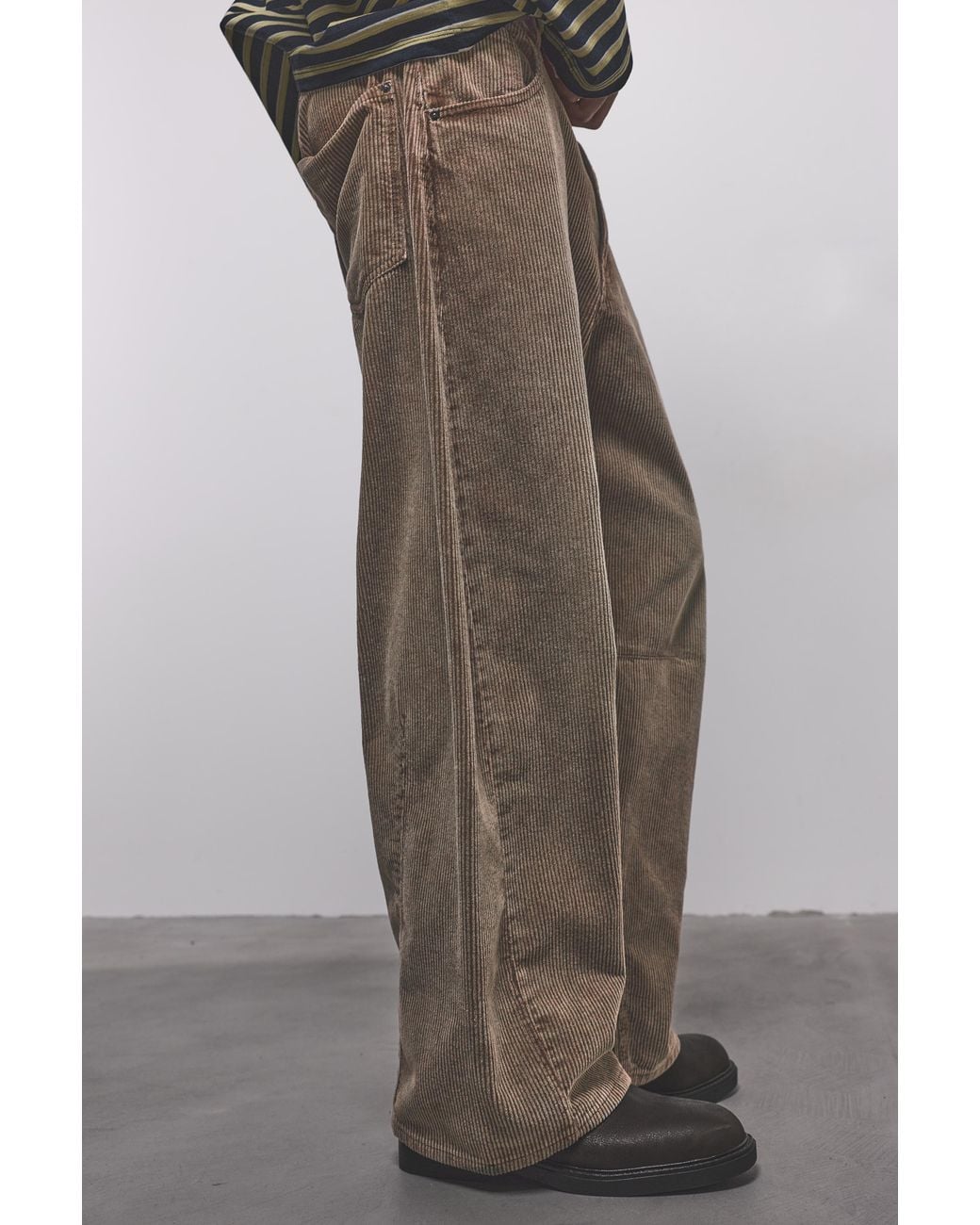 Pull&Bear Green Barrel Corduroy Trousers for men