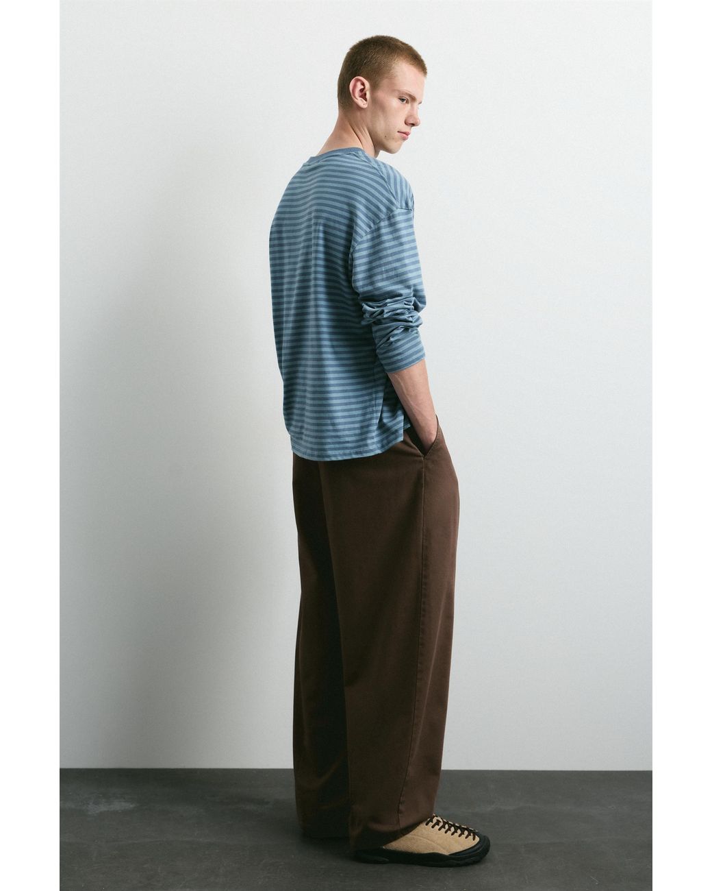 Pull&Bear Natural Baggy Darted Chinos for men