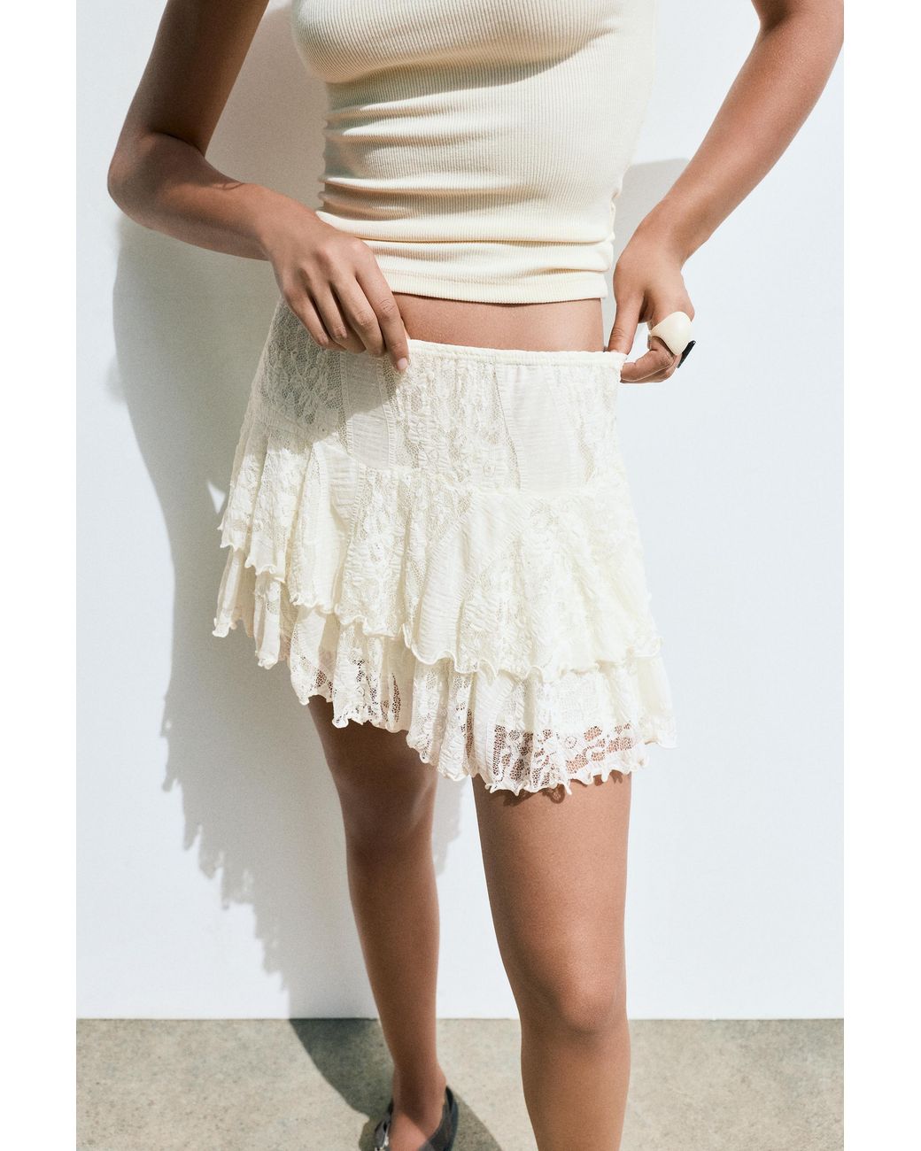 Pull&Bear Natural Lace Ruffled Mini Skirt