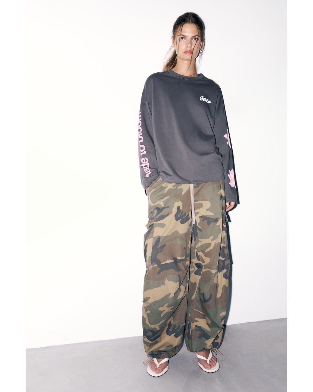 Pull&Bear Gray Stwd Flower Graphic T-Shirt