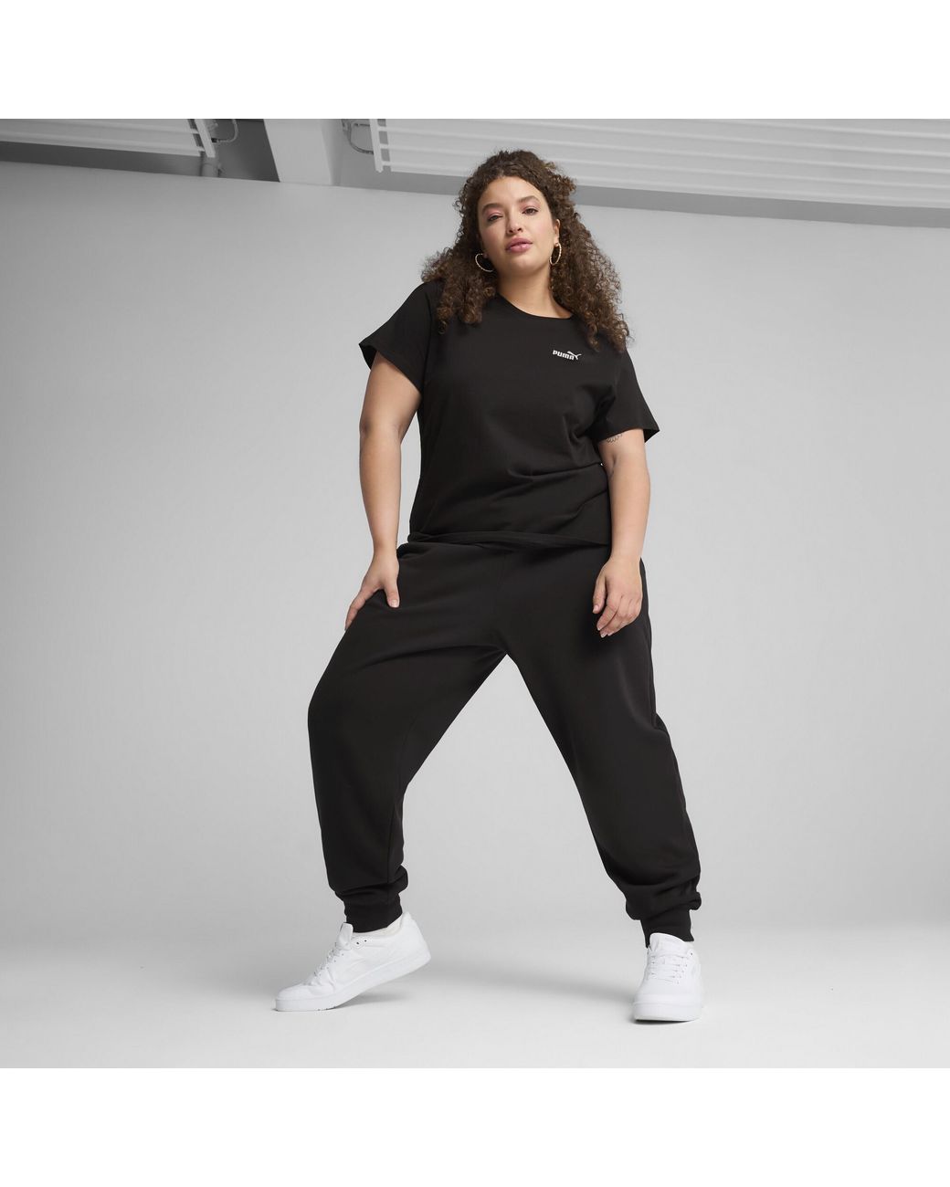 PUMA Black Ess Small No. 1 Logo T-Shirt