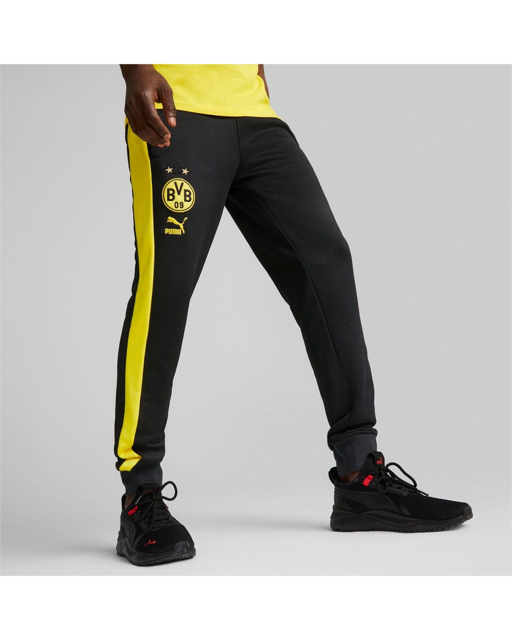 PUMA Borussia Dortmund Ftblheritage T7 Track Pants Men in Yellow