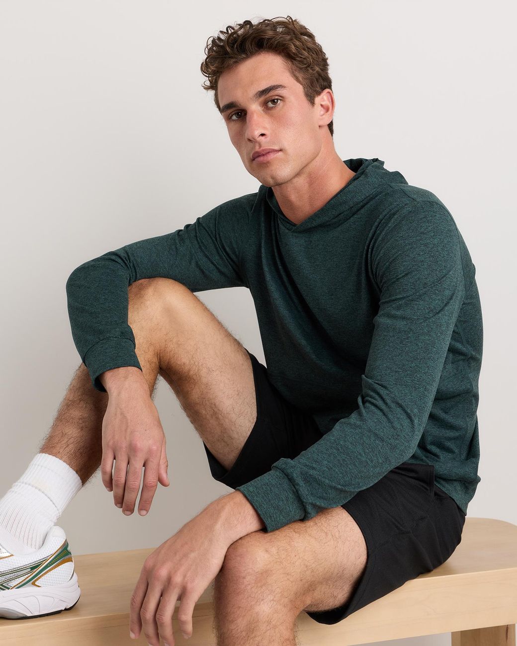 Quince Black Flowknit Performance Shorts 7.5 Inch for men