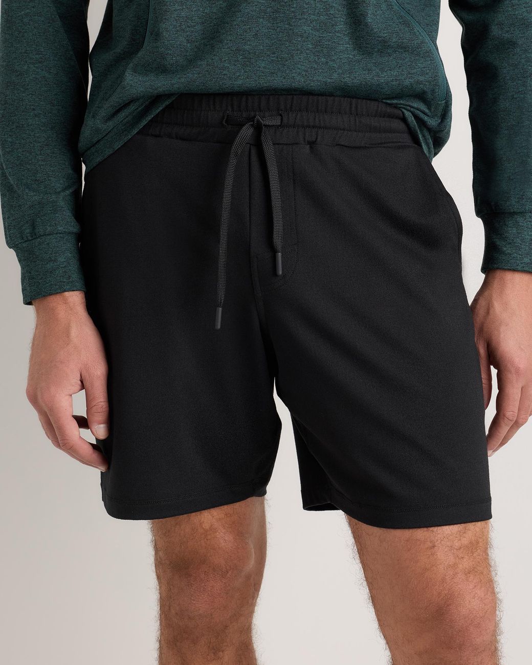 Quince Black Flowknit Performance Shorts 7.5 Inch for men