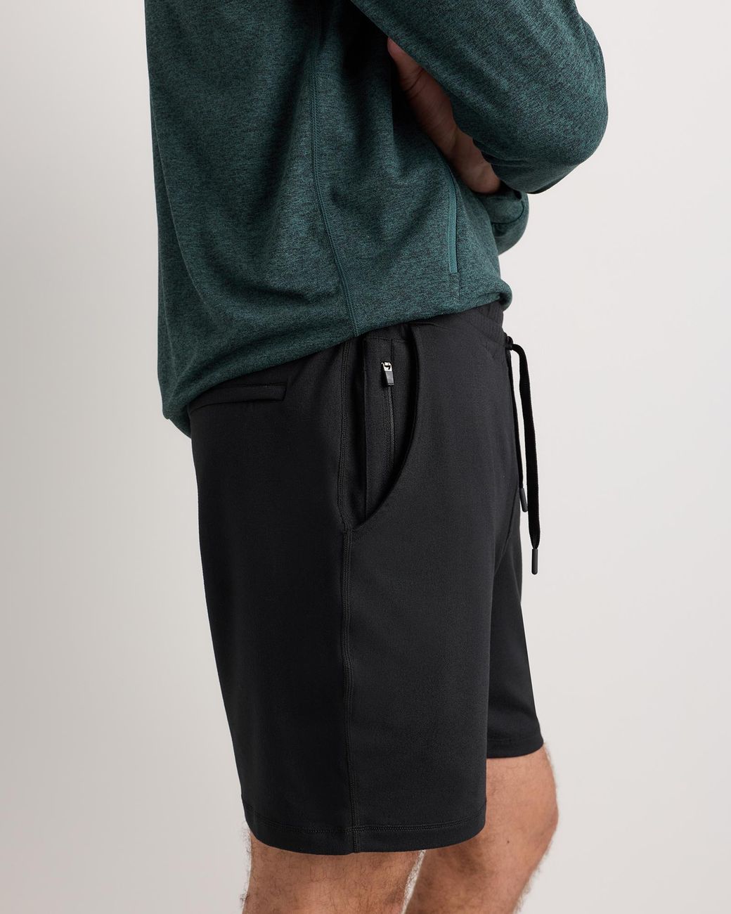 Quince Black Flowknit Performance Shorts 7.5 Inch for men