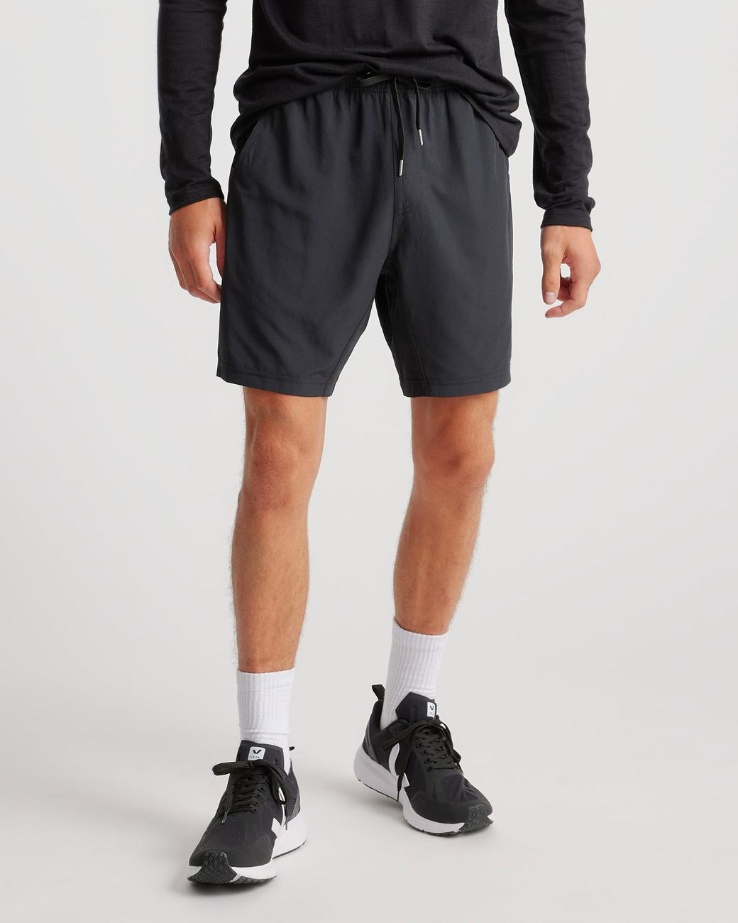 Quince Black Performance Tech Shorts 7.5 Inch for men