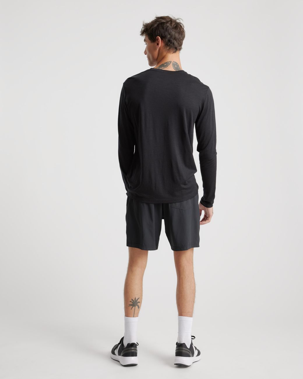 Quince Black Performance Tech Shorts 7.5 Inch for men