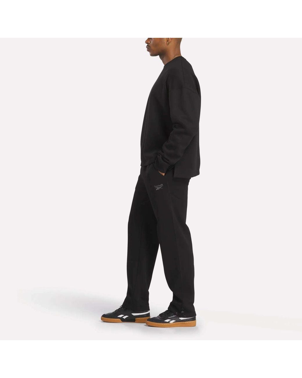 Reebok Black Wardrobe Essentials Sweatshirt for men