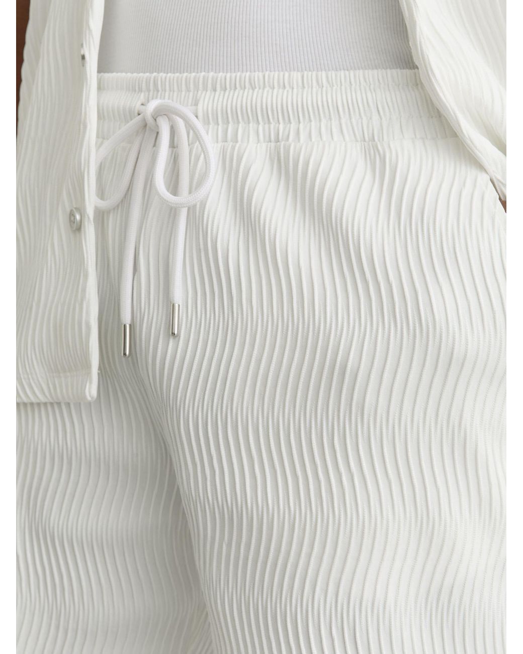 Reiss White Textured-Wave Drawstring Shorts for men