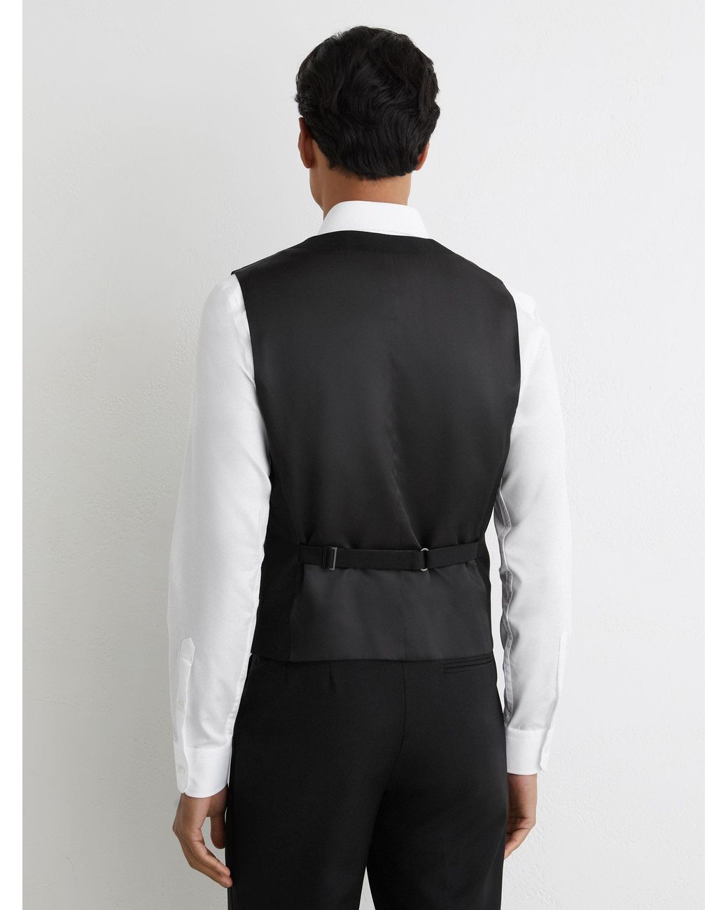 Reiss Black Poker Wool-Blend Tailored-Fit Waistcoat for men