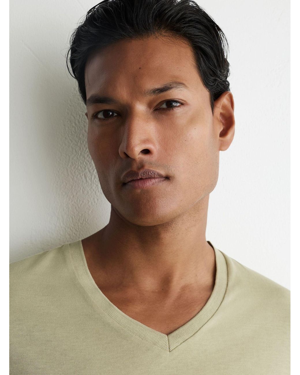 Reiss White Cotton- V-Neck Tailored-Fit T-Shirt for men